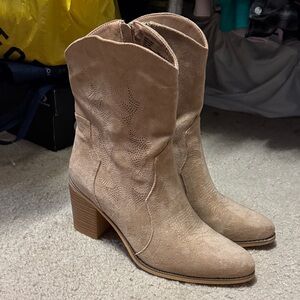 Olive and Kate Tan Western-Style Women's Boots
